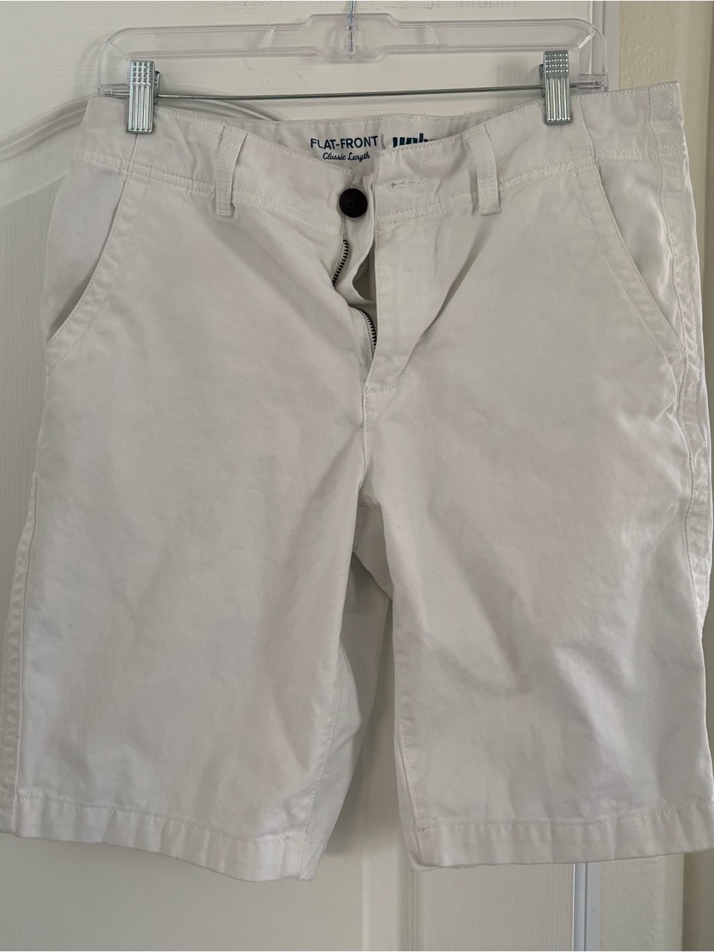 urban pipeline White Flat-Front Men’s Chino Shorts. Size 32